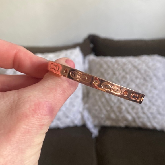 COACH ROSE GOLD METAL HINGED BANGLE BRACELET CLASP OSFM - Picture 1 of 14